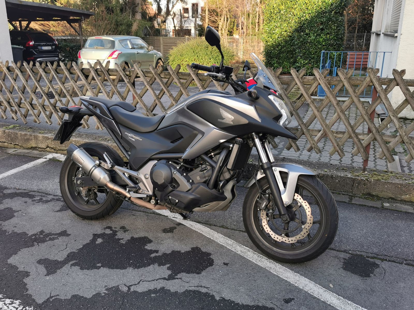 Verkaufe Honda NC 750 X mit DCT Getriebe - Wenig Kilometer